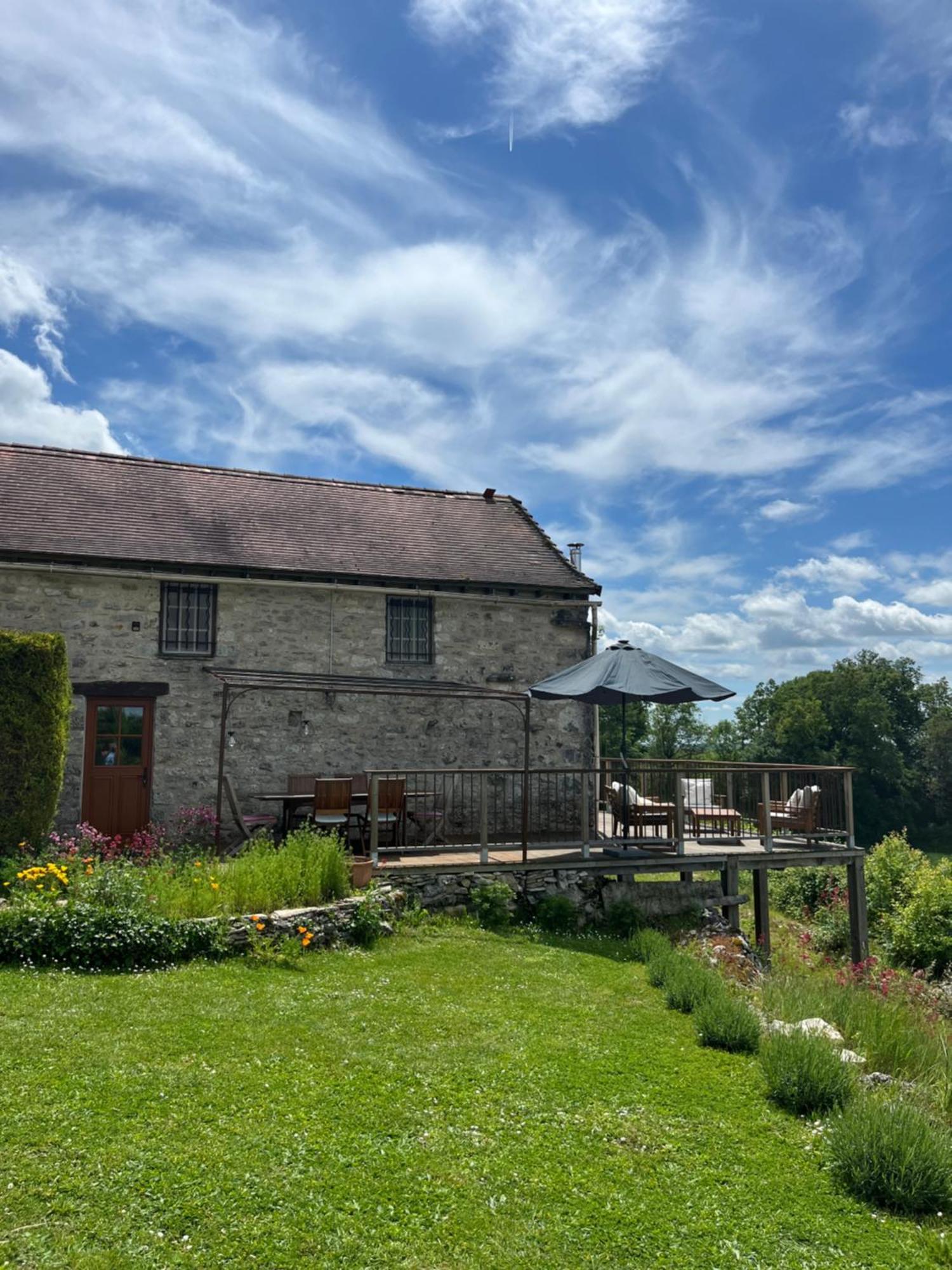 Les Perard Caylus
