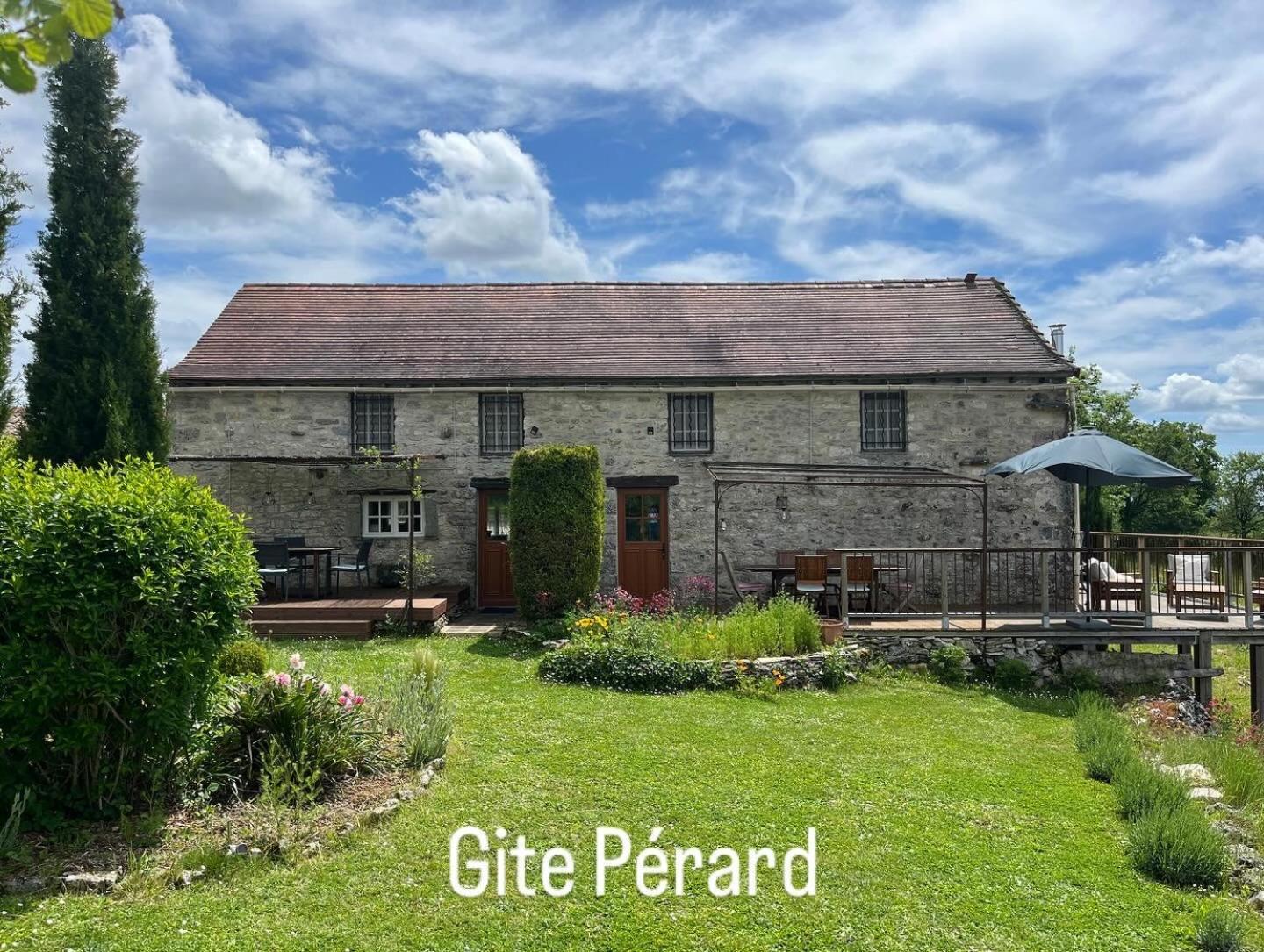 Les Pérard *